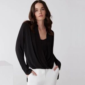 BCBGMAXAZRIA BLACK DRAPED LONG SLEEVE BLOUSE (M)